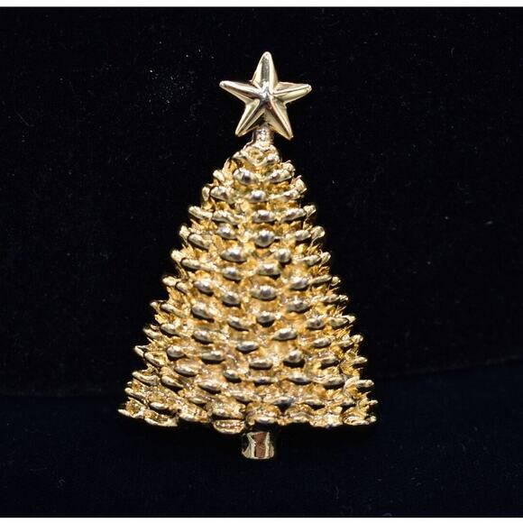 Vintage Christmas Tree  Pin Brooch Brushed Gold Chunky Textured Holiday 80s Bin8 - Picture 1 of 12
